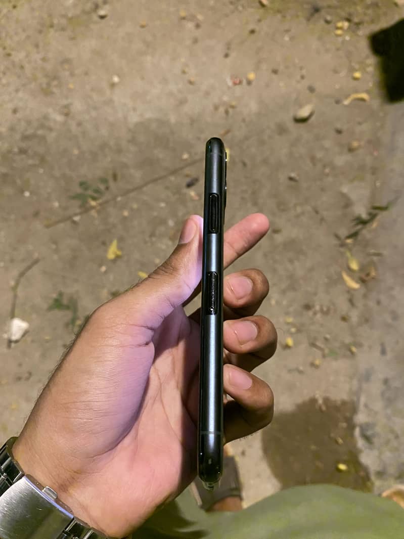 Apple iPhone 11 Pro 3