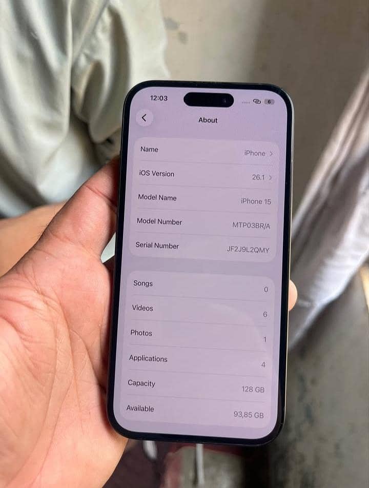Apple iPhone 15 2