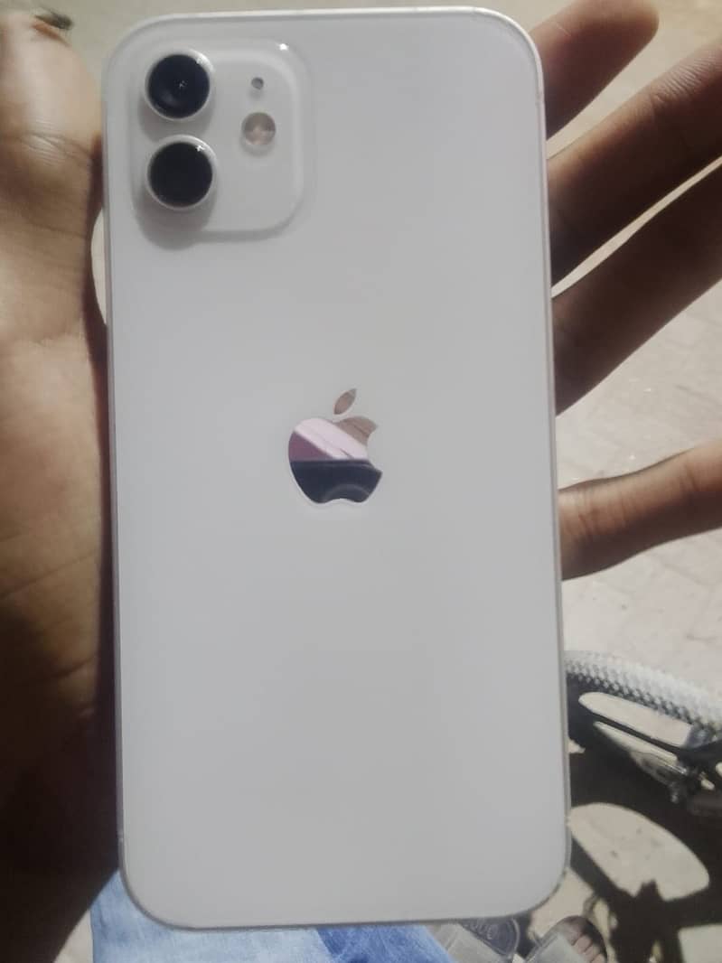 iPhone 12 0