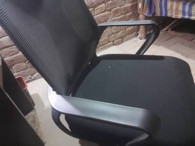 Ergonomic Office Chair | Mesh Back & Comfortable Seat | Used
