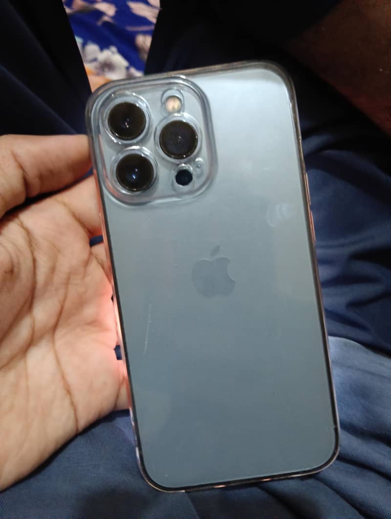 Apple iPhone 13 Pro 2