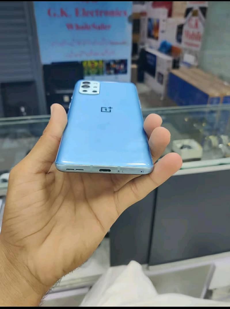 One Plus 9R 2