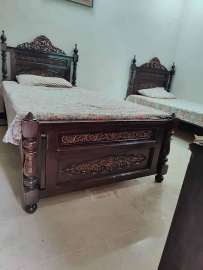 Sheesham Wood Chinioti Design 2 Single Beds New. . .