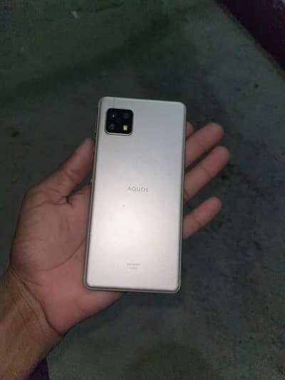Sharp Aquos Sense