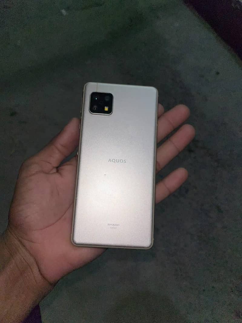 Sharp Aquos Sense 0