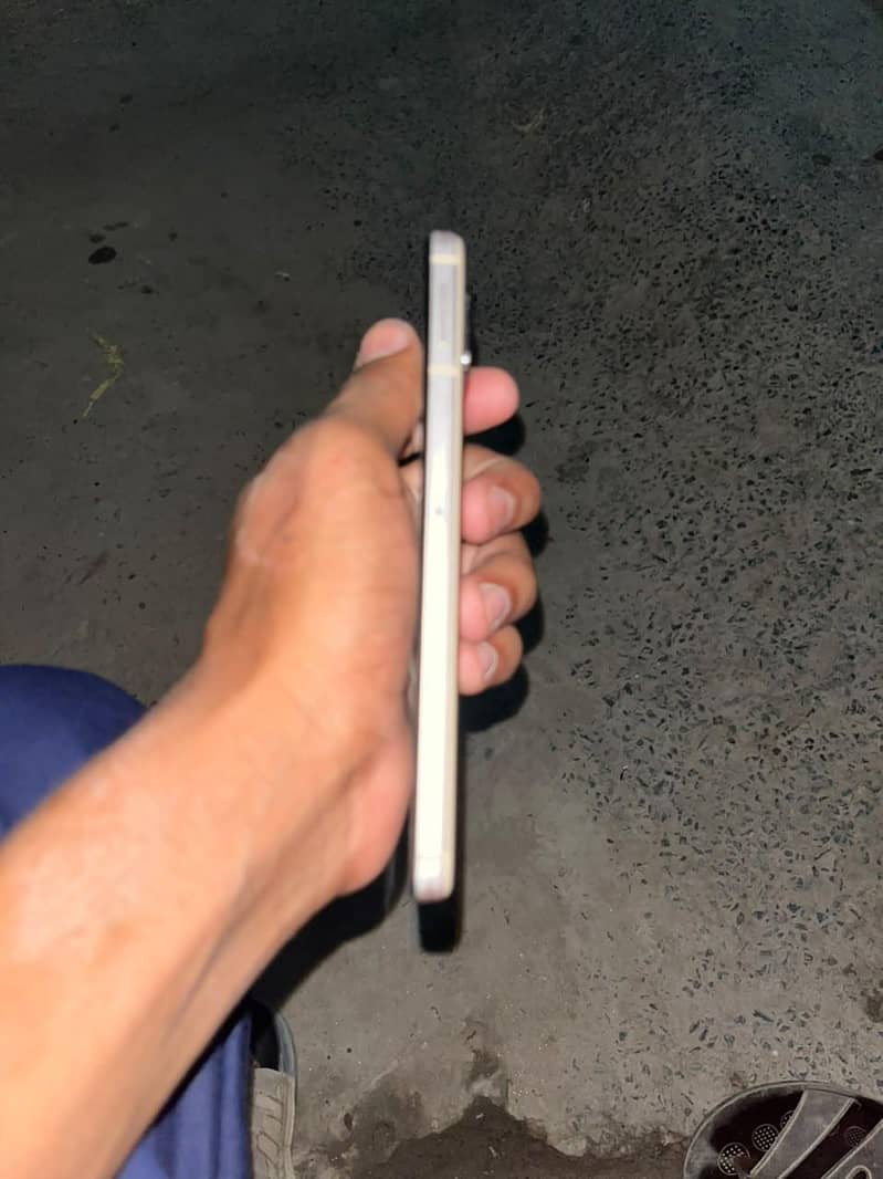 Sharp Aquos Sense 2