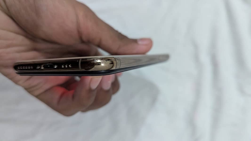 Apple iPhone XS 10