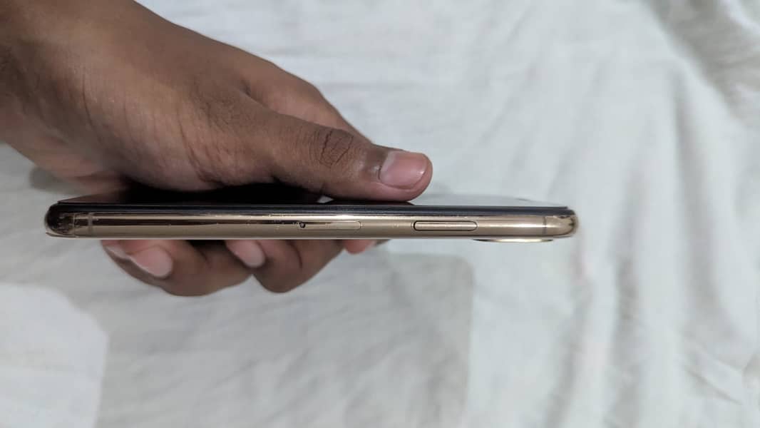 Apple iPhone XS 12