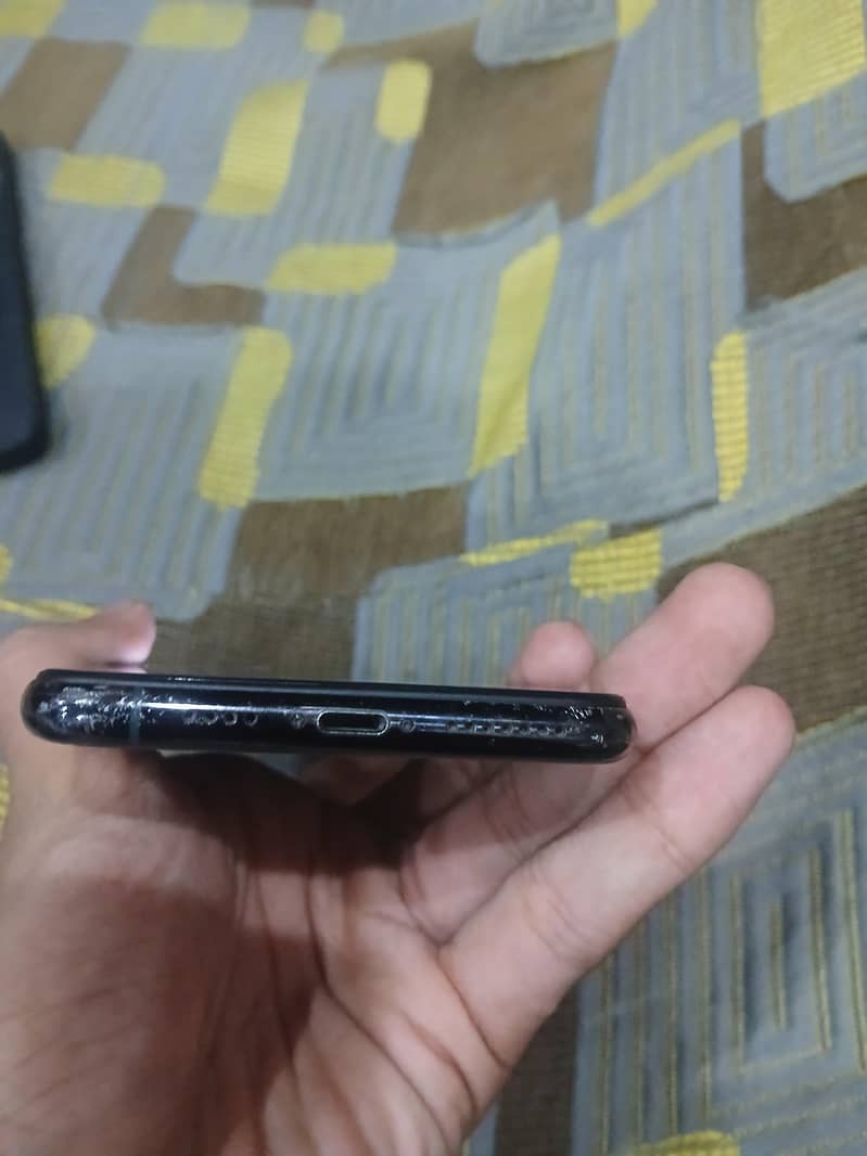 Apple iPhone 11 Pro Max 3