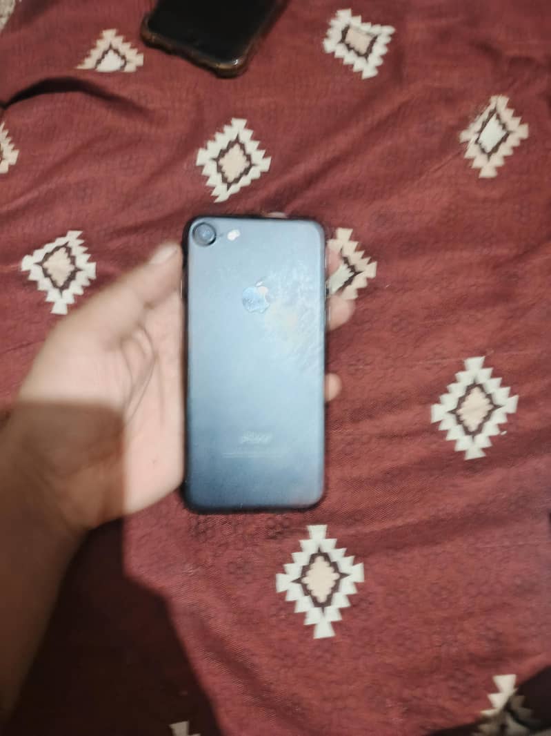 Apple iPhone 7 1