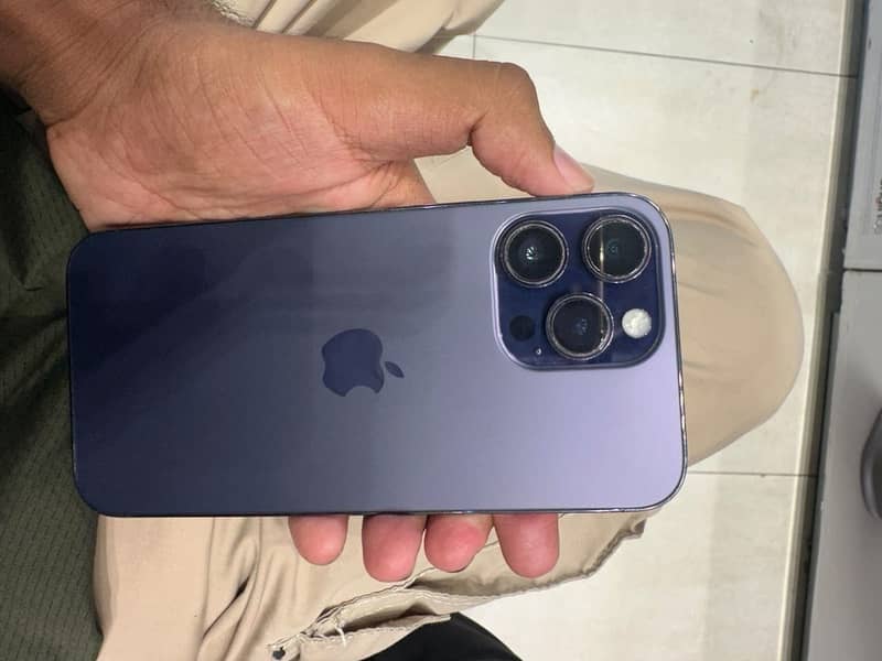 Apple iPhone 14 Pro Max 1