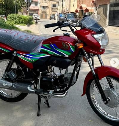 HONDA PRIDER 100 CC NEW FRESH ONE MONTH USE ONLY.