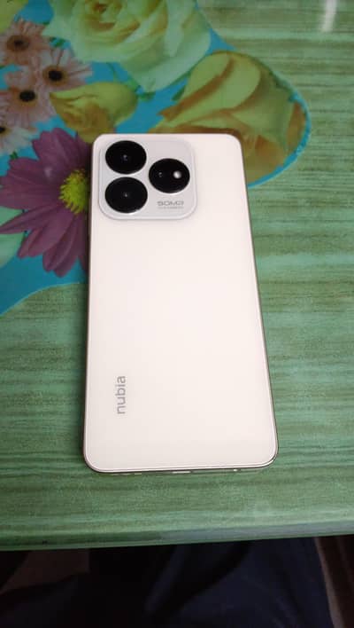 Zte Nubia V60 Design 6/256