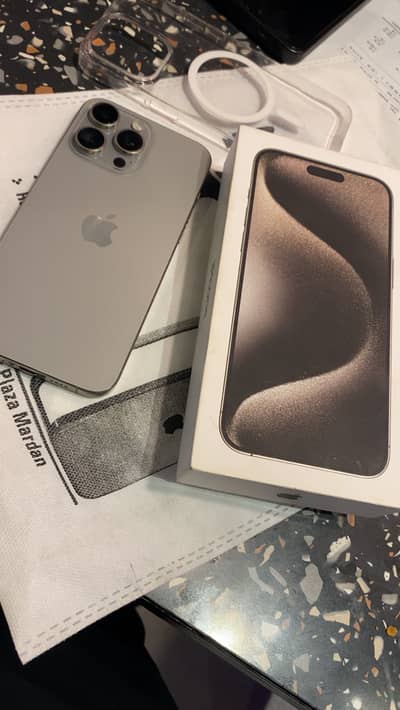 Apple iPhone 15 Pro Max 256gb (factory unlocked) Complete Box