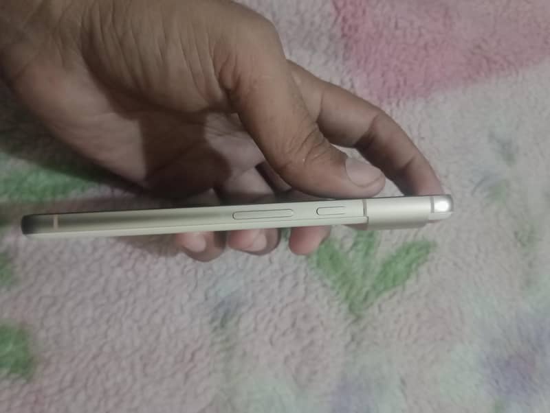 Google pixel 8 1
