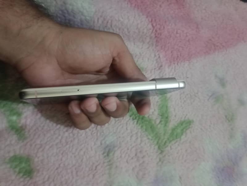 Google pixel 8 3