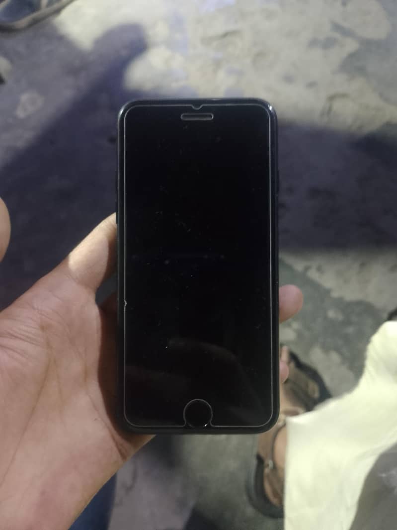 Apple iPhone 7 0