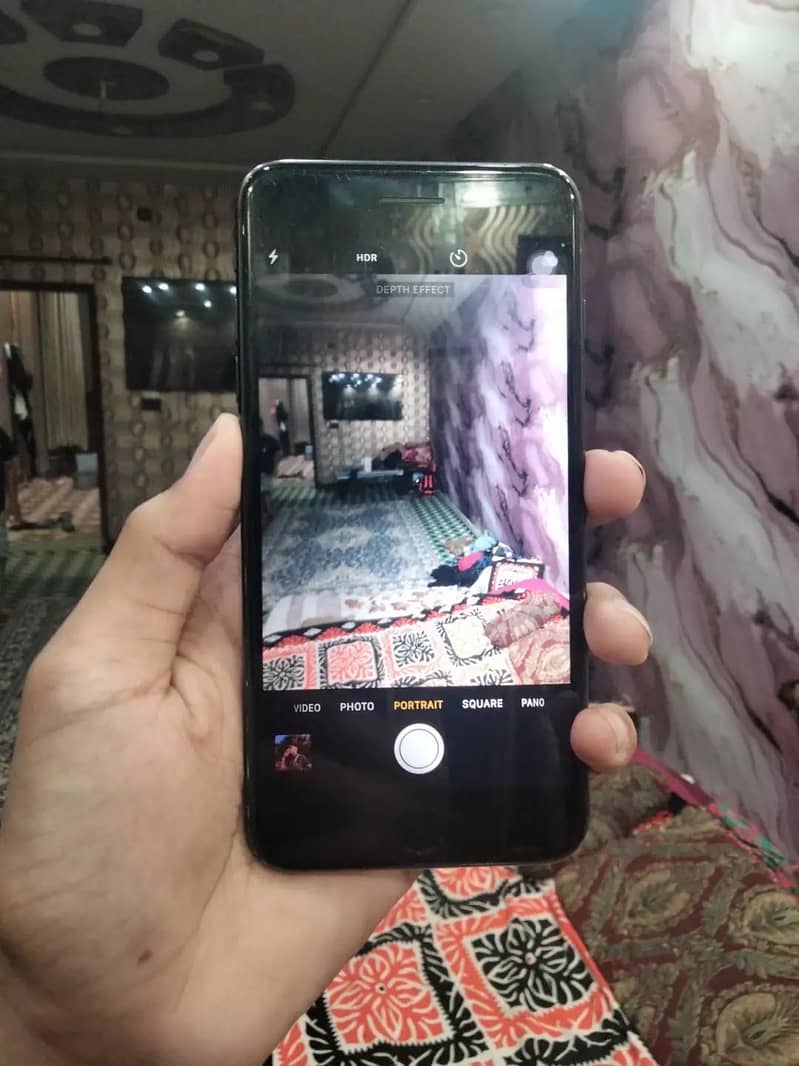 Apple iPhone 7 Plus 1