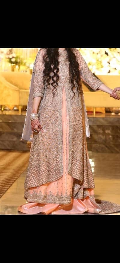 Elegant  bridal dress for sale  Dress is in excellent condition
