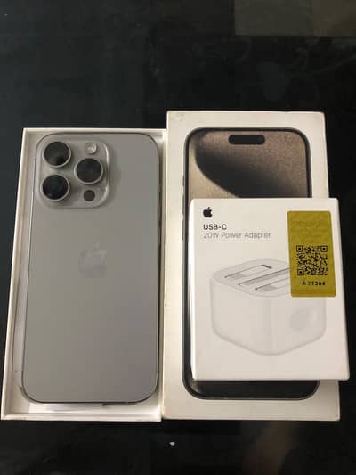 Apple iPhone 15 Pro with box and Orginal Mercantile charger
