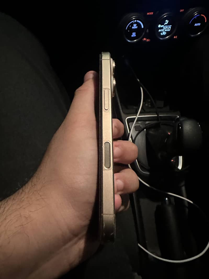 Apple iPhone 16 Pro 5
