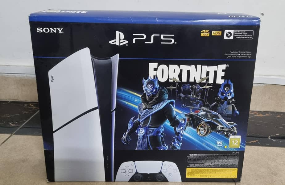 ps5 slim 1TB + extra controller 0
