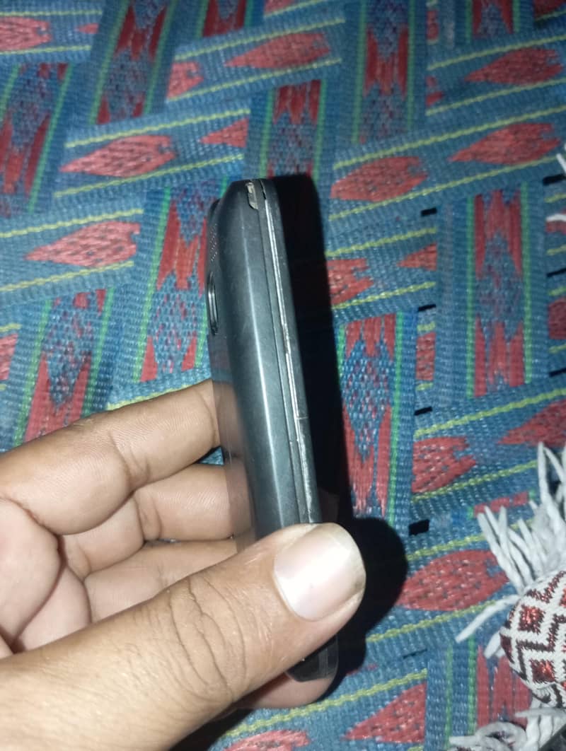 Nokia C1-01 3