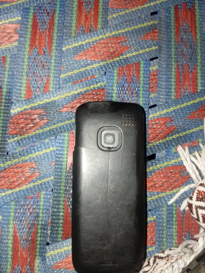Nokia C1-01 4