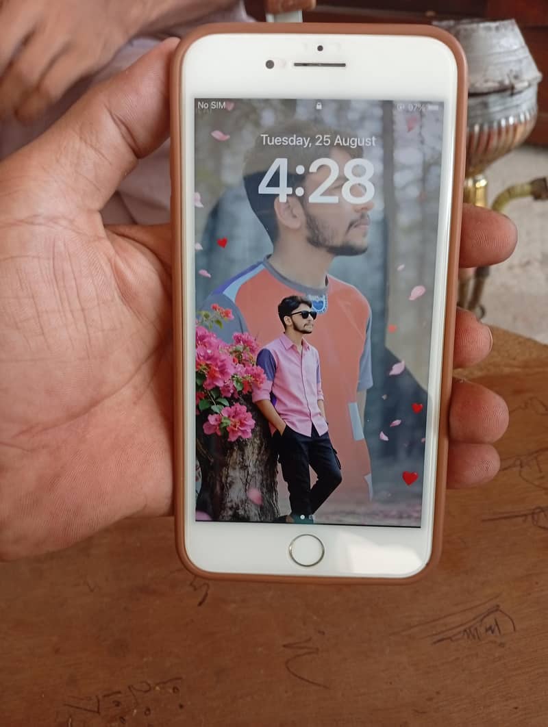 Apple iPhone 8 Plus 1