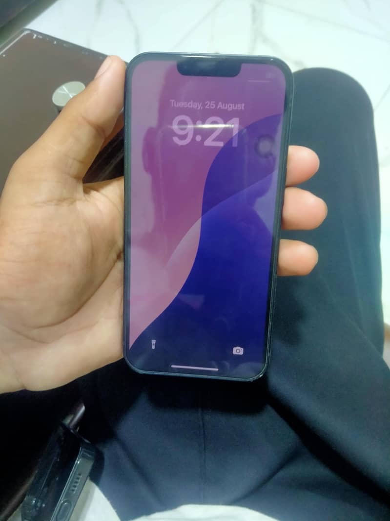 Apple iPhone 13 1