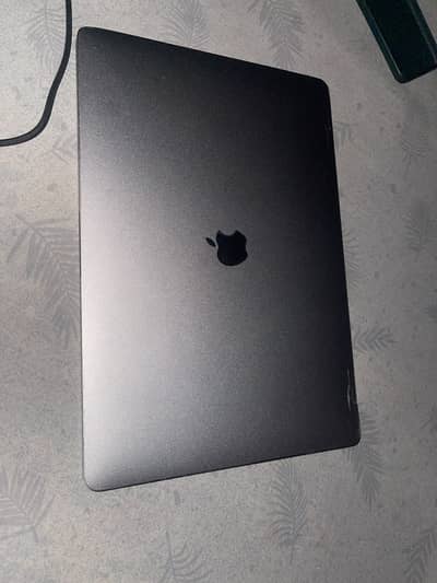 looking for macbook 2017 15 inch display