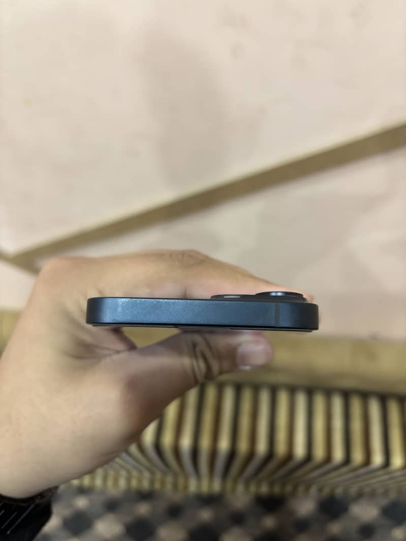 Apple iPhone 14 3