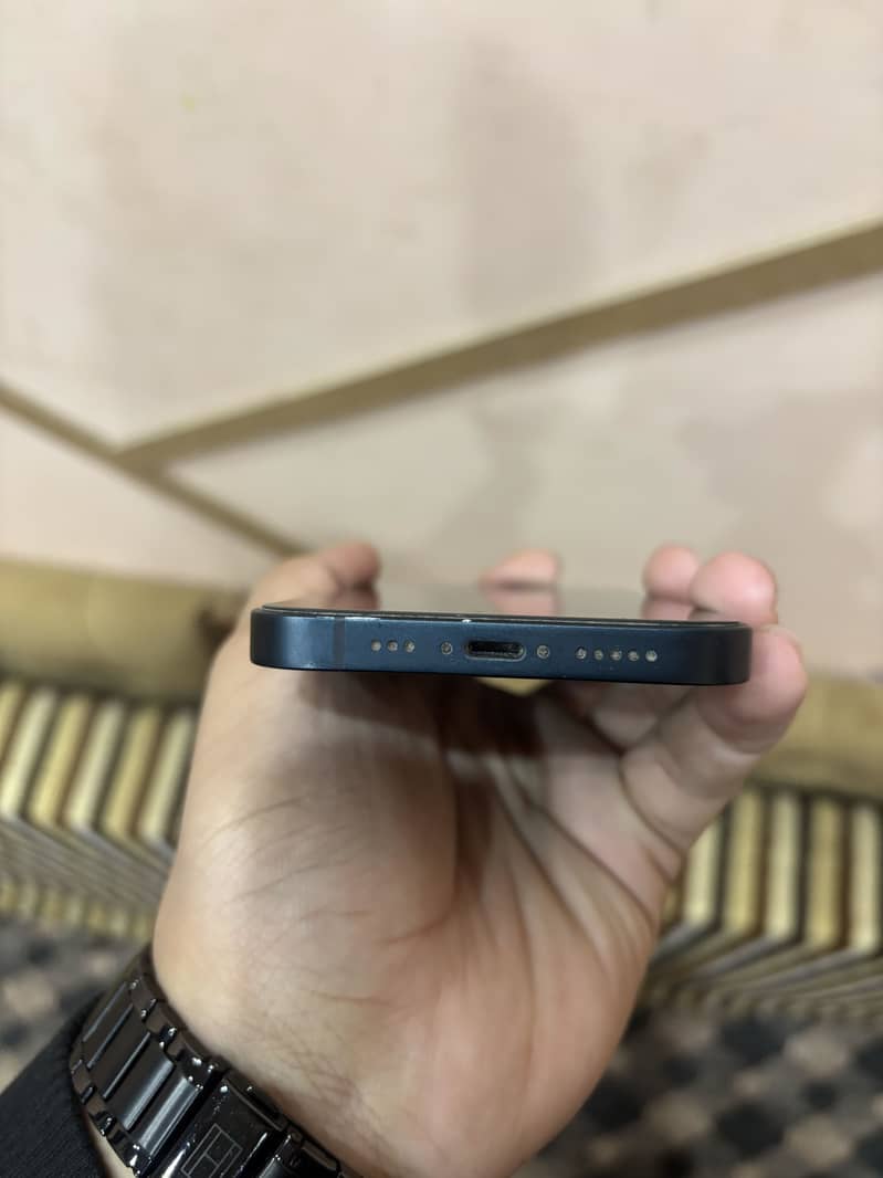 Apple iPhone 14 4