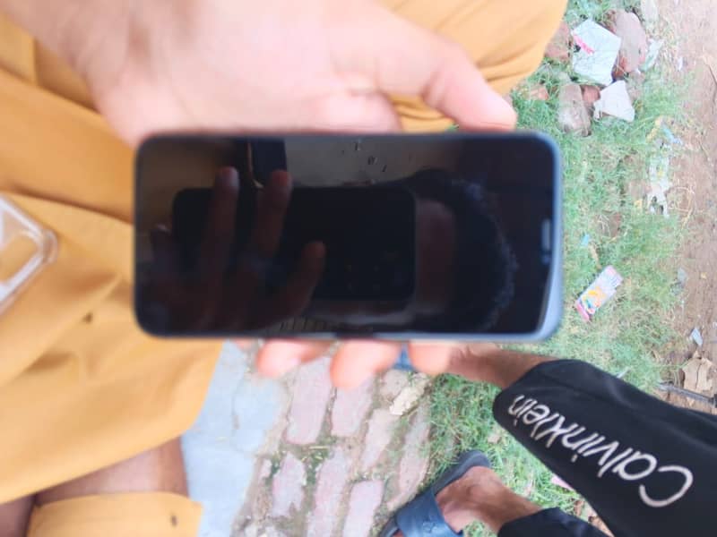 Apple iPhone XS 3