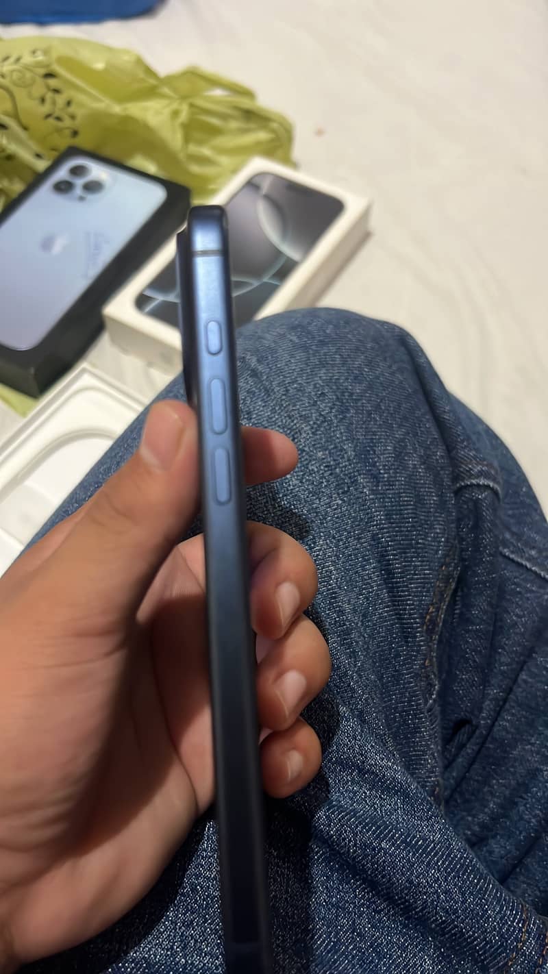 iPhone 17 pro max- 3