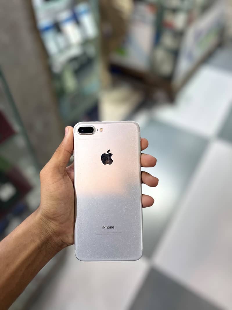 Apple iPhone 7 Plus 0