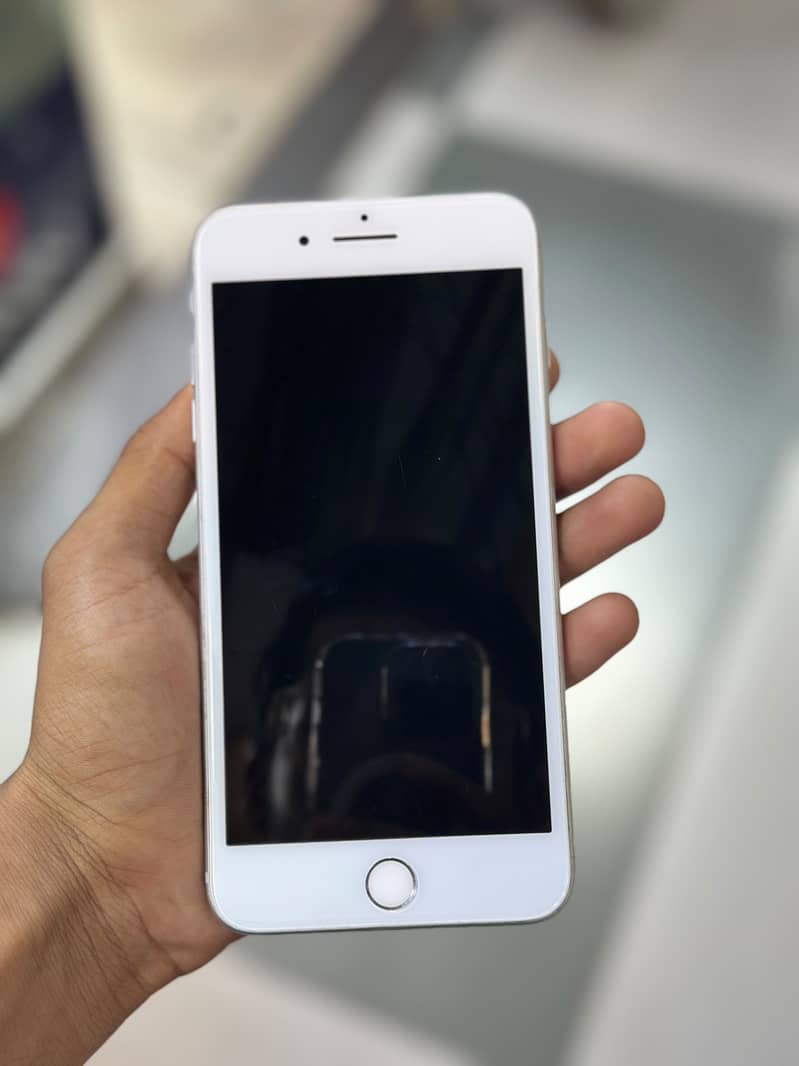 Apple iPhone 7 Plus 3