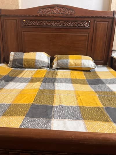 Beautiful Solid wooden bed with mattress