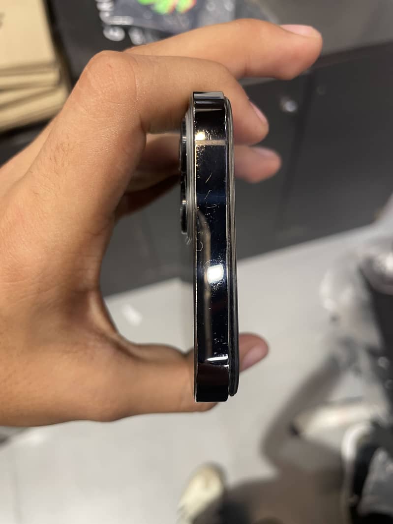 Apple iPhone 12 Pro 3
