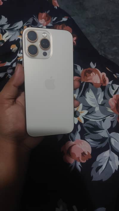 Apple iPhone 16 Pro Max