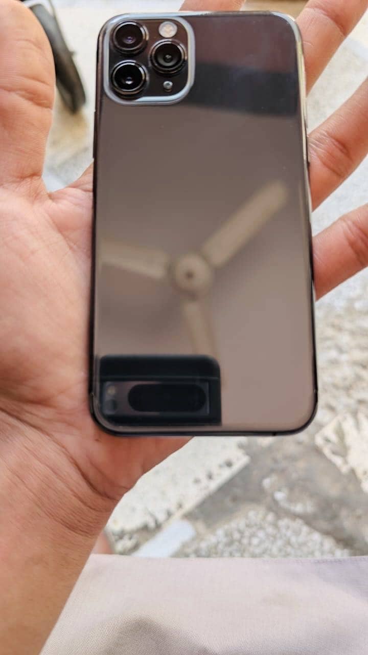 Apple iPhone 11 Pro 3