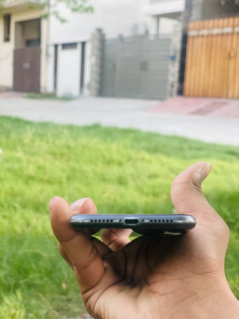 Apple iPhone 11 6