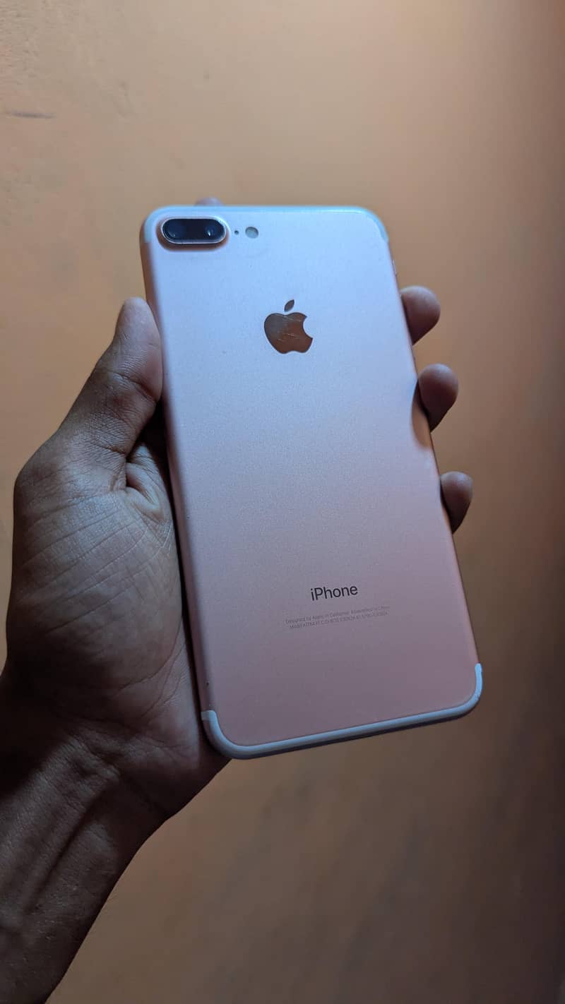Apple iPhone 7 Plus 0