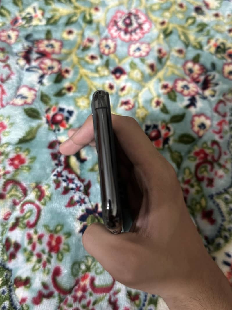 iPhone 11 pro 1