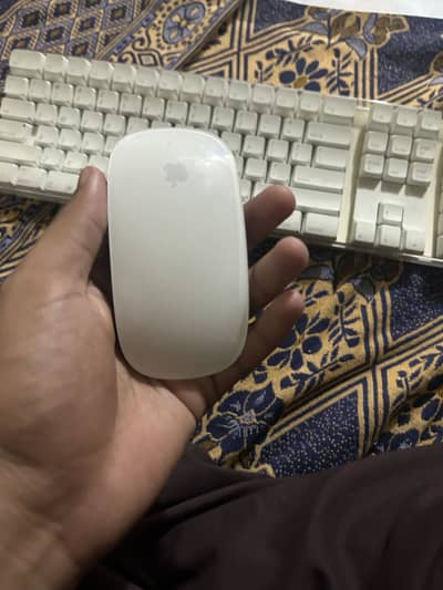 Apple keyboard orginal Bluetooth AA Battery