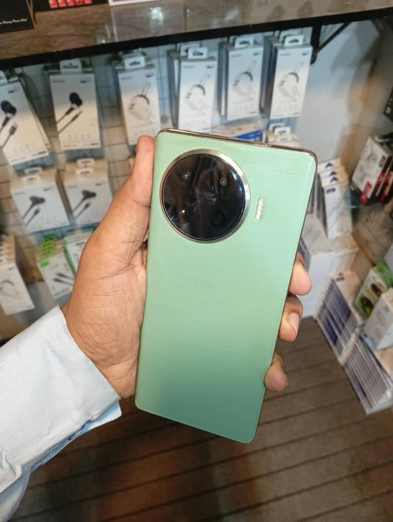 Tecno Spark 20 Pro Plus 0