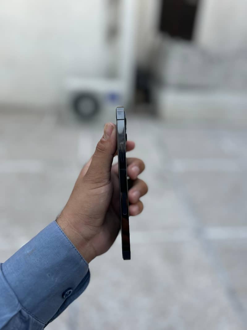 Apple iPhone 12 Pro 1