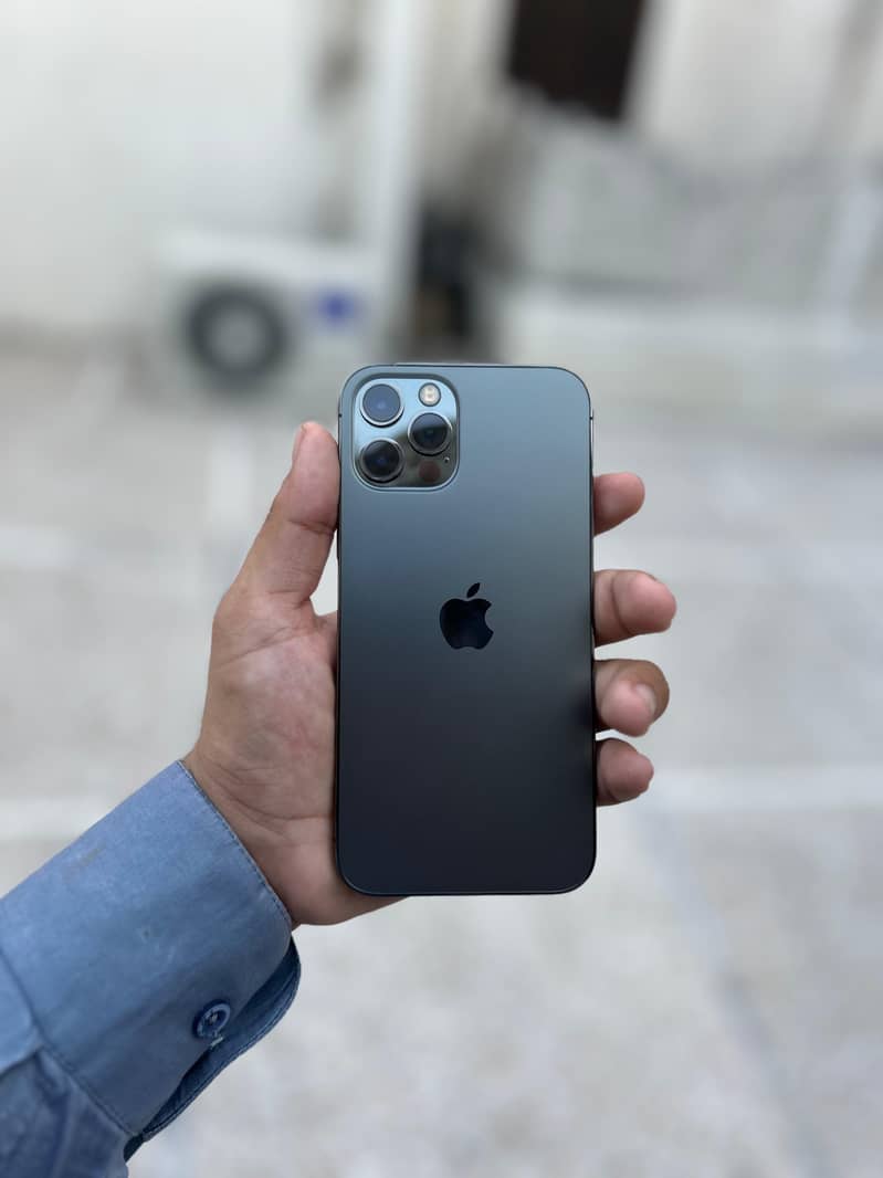 Apple iPhone 12 Pro 3