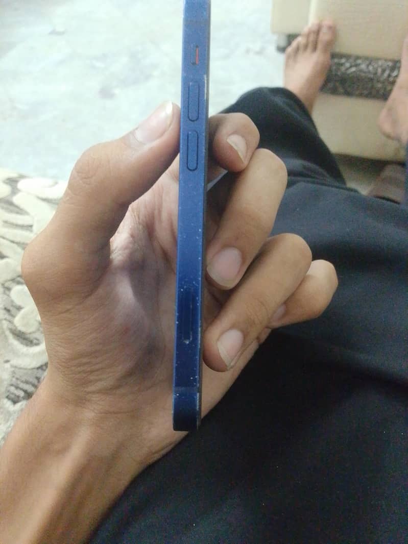 Apple iPhone 12 mini 3