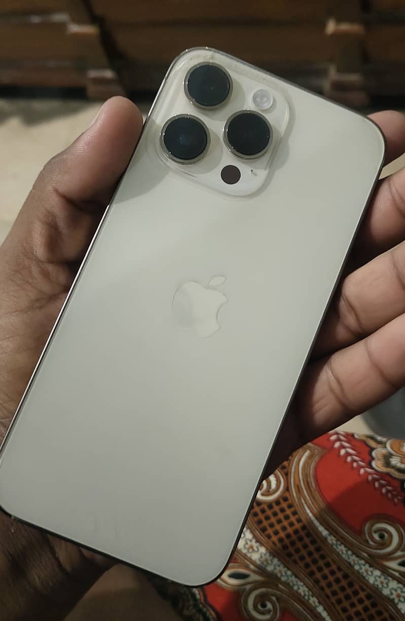 Apple iPhone 14 Pro Max 0